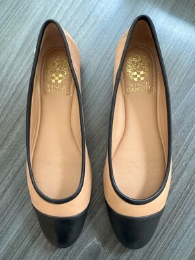 Vince Camuto Two-Tone Tan and Black Ballet Flats Minddy Size 8